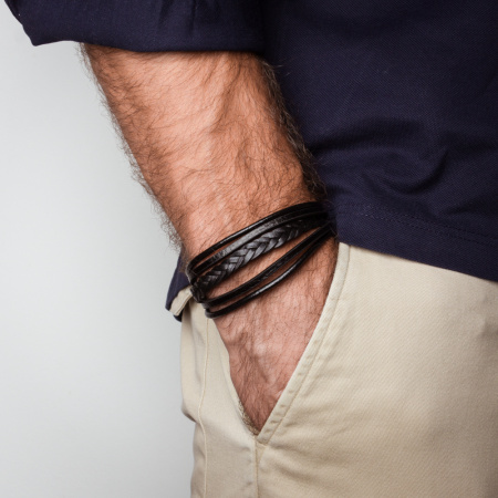 Кожаный браслет