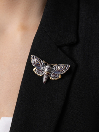 Серебряная брошь с эмалью и фианитами «Мотылек» бражник череп