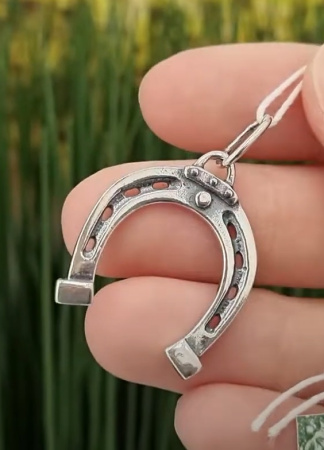 Кулон из серебра «Подкова»