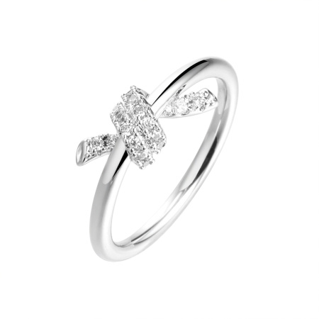 Серебряное кольцо с фианитами «Узел»