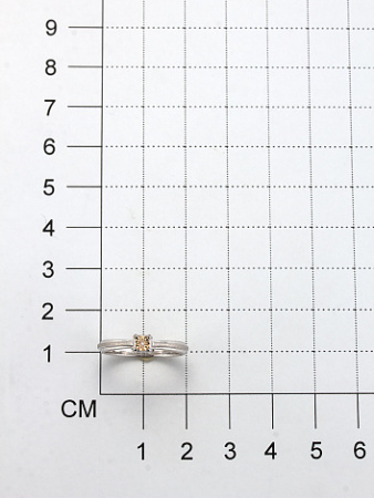 Серебряное кольцо с бриллиантом