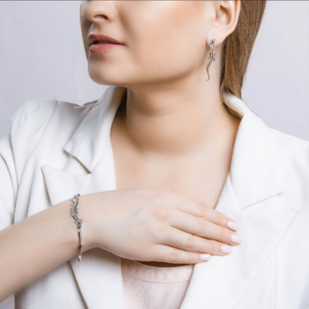 Серьги длинные из серебра с фианитами «Ящерица»