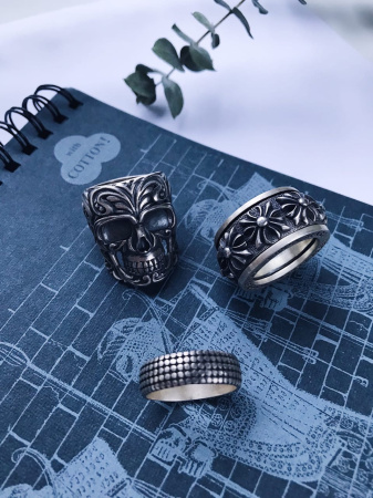 Серебряное кольцо «Череп»