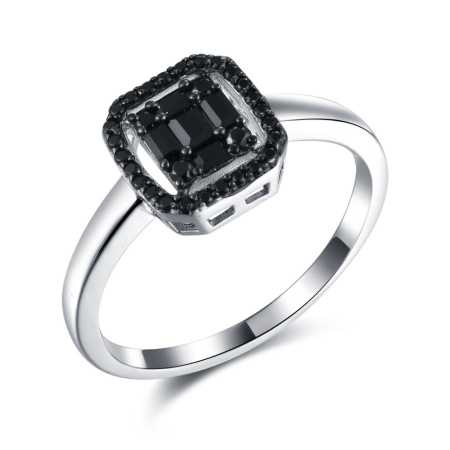 Серебряное кольцо со шпинелью