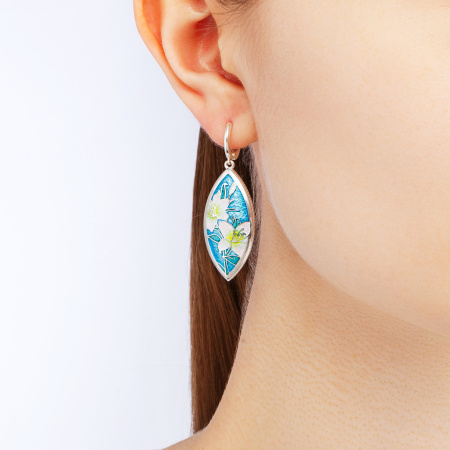 Cеребряные серьги-подвески «Лилия» с эмалью