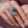 Серебряное кольцо с ониксом «Веер»