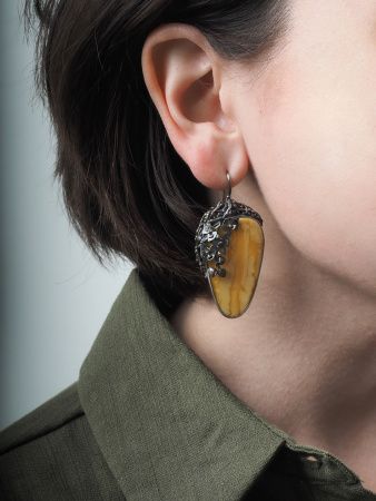 Серьги из серебра с янтарем