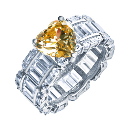 Кольцо из серебра с фианитами «Сердце»