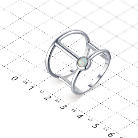 Кольцо из серебра с опалом