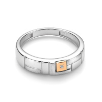 Серебряное кольцо с бриллиантом