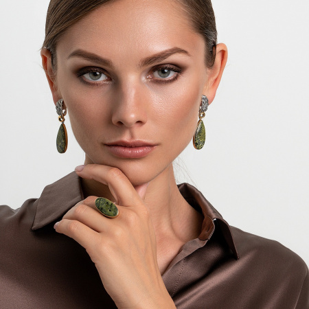 Кольцо из серебра «Ольховый Мотив» с яшмой