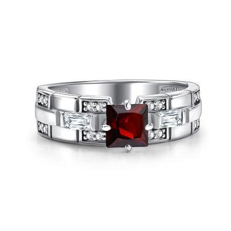 Серебряное кольцо с гранатом и фианитами