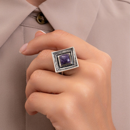 Cеребряное кольцо с чароитом