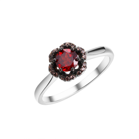 Серебряное кольцо с гранатом