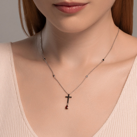 Колье из серебра с фианитами «Крест»