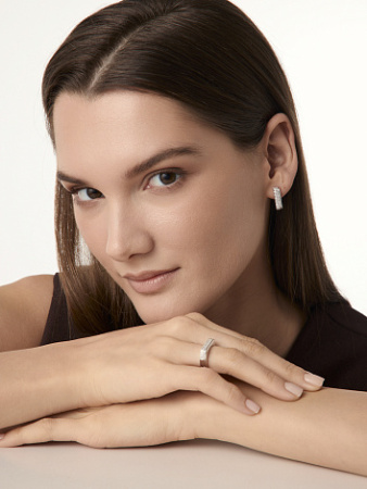 Кольцо из серебра с фианитами