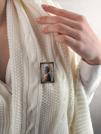 Брошь из серебра «Девушка с жемчужной серёжкой»