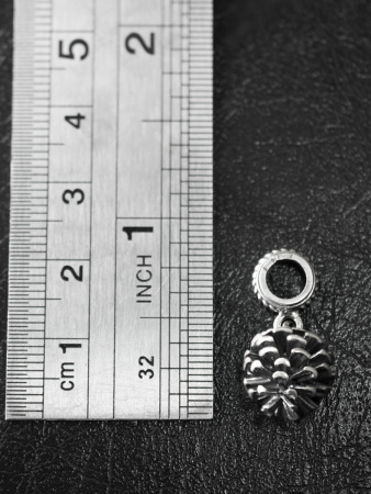 Серебряный шарм «Шишка»