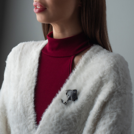 Серебряная брошь «Скат»