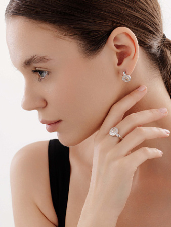 Серьги из серебра с бриллиантом