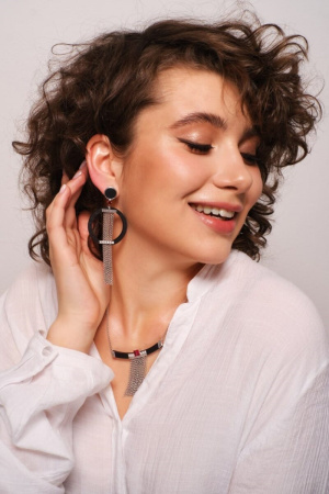 Серьги из серебра с деревом, корундом и фианитами