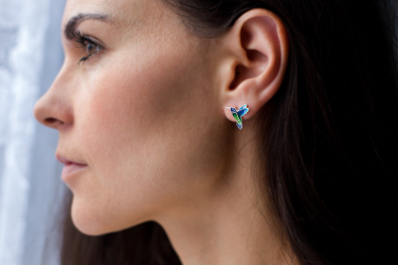 Серебряные серьги-пусеты «Колибри» с эмалью