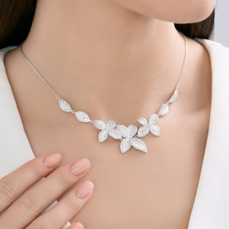 Серебряное колье с фианитами «Цветы»