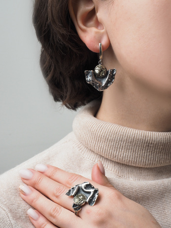 Серебряное кольцо с пиритом