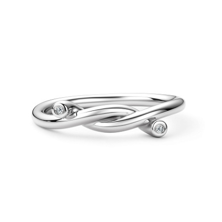 Серебряное кольцо с бриллиантом