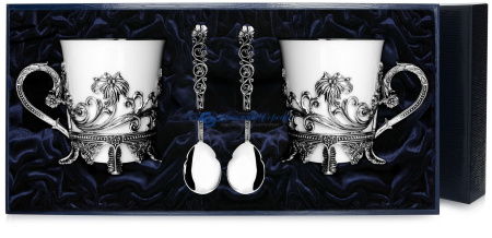 2 чашки чайные «Цветочные» с ложками