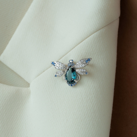 Брошь из серебра с фианитами «Муха»