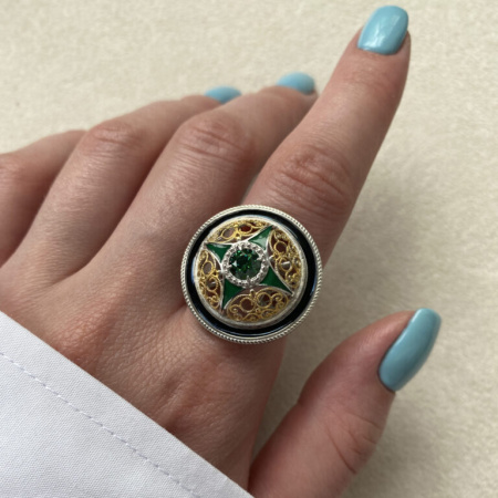 Кольцо из серебра с эмалью и фианитами