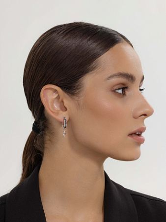 Серьги из серебра с бриллиантом