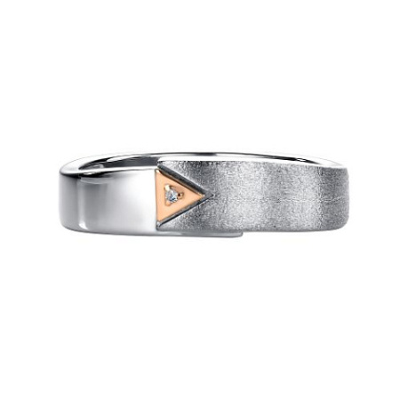 Серебряное кольцо с бриллиантом