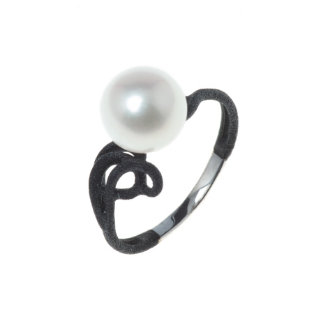 Серебряное кольцо с жемчугом и эмалью