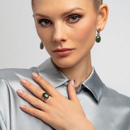 Серебряное кольцо с камнем нефрит