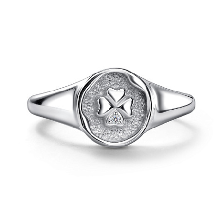 Кольцо из серебра с бриллиантами «Клевер»