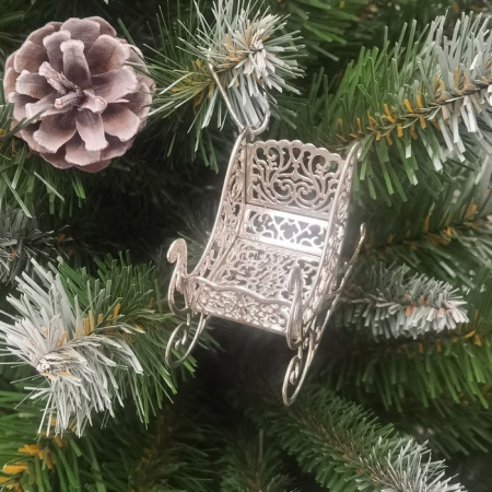 Серебряная елочная игрушка «Сани»