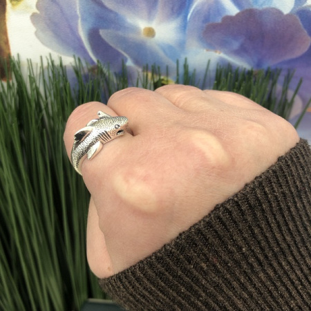 Кольцо из серебра «Акула»