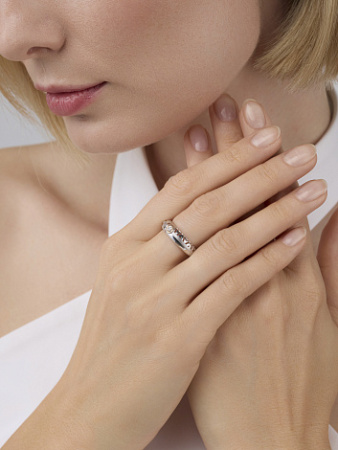 Кольцо из серебра с бриллиантом