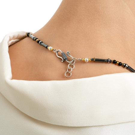 Колье из серебра с камнем черный агат