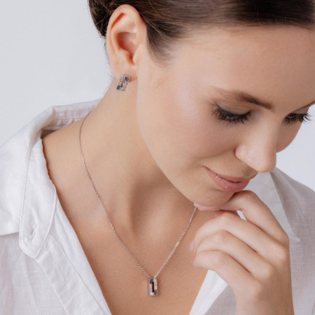 Серебряное колье с бриллиантом и золотом