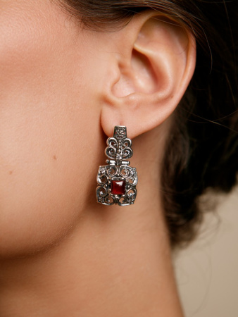 Серьги из серебра с гранатом