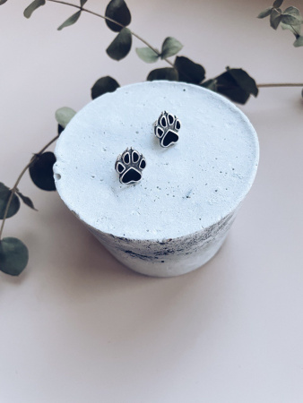 Серебряные серьги-пусеты с эмалью «Лапки»