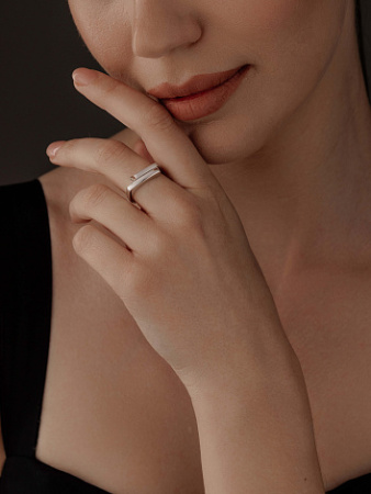 Кольцо из серебра с бриллиантом