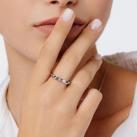 Серебряное кольцо с бриллиантом