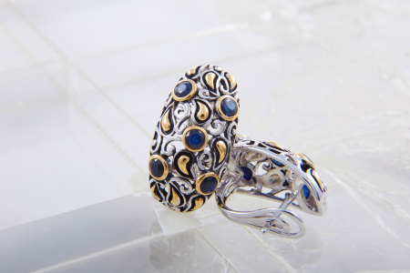 Серебряные серьги с позолотой и сапфирами