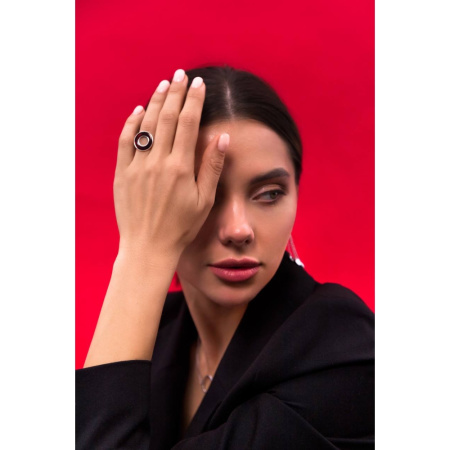 Кольцо с янтарем из серебра «Бублик»