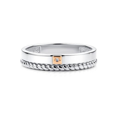 Кольцо из серебра с бриллиантом