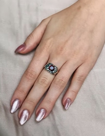 Кольцо из серебра с гранатами